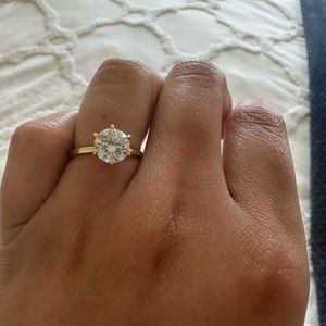 2 carat diamond in 14k yellow gold band